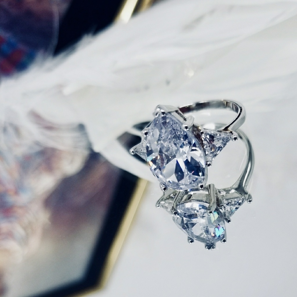 💍7CT PEAR DIAMOND & 1CT TRILLIONS SIDES💍5,6,7,8